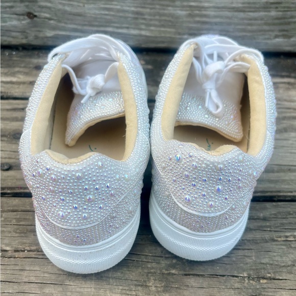 BETSEY JOHNSON WHITE IVORY SPARKLY WOMENS 8.5 M SIDNY SNEAKERS - Picture 9 of 13